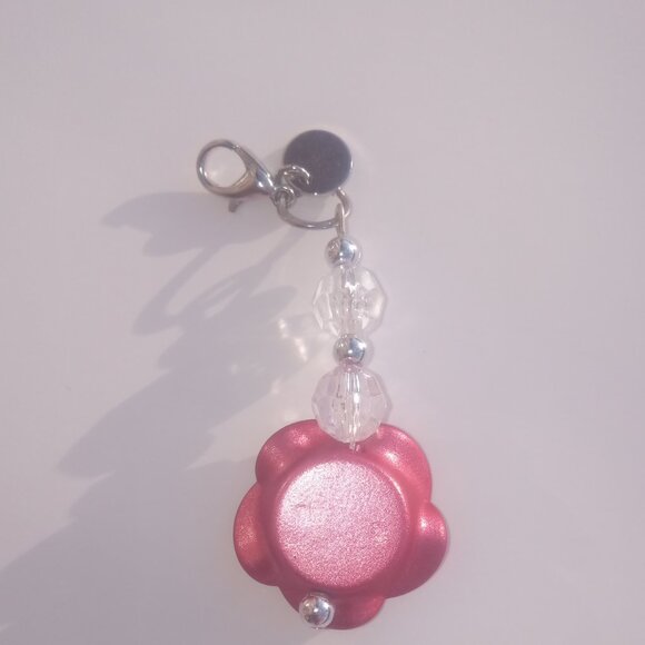 Red Flower Charm - Picture 2 of 2